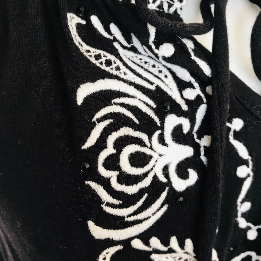 Embroidered top - Picture 4 of 6